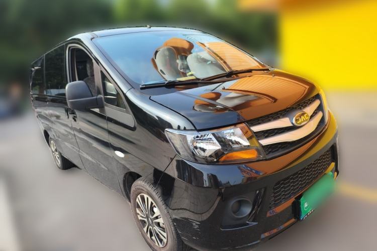 Used JAC Refine M3 2023 PLUS 1.5T 5/7-seat Classic Edition Front Right 45 Deg