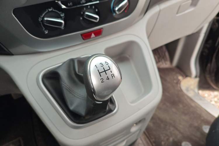 Used JAC Refine M3 2023 PLUS 1.8L 7/8-seater Elite Edition Gear Lever