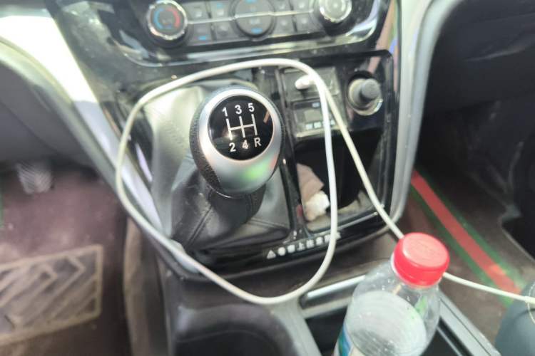 Used JAC Refine M3 2023 PLUS 1.5T 7/8-seater Smart Connectivity Version Gear Lever