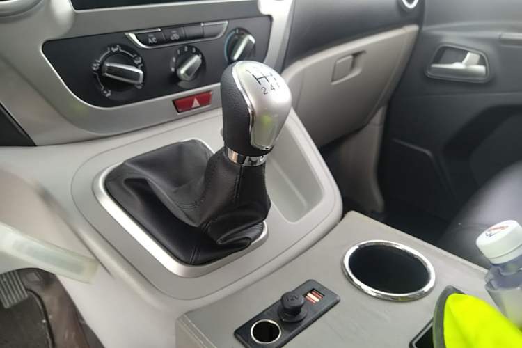 Used JAC Refine M3 2023 PLUS 1.5T 5/7-seat Classic Edition Gear Lever