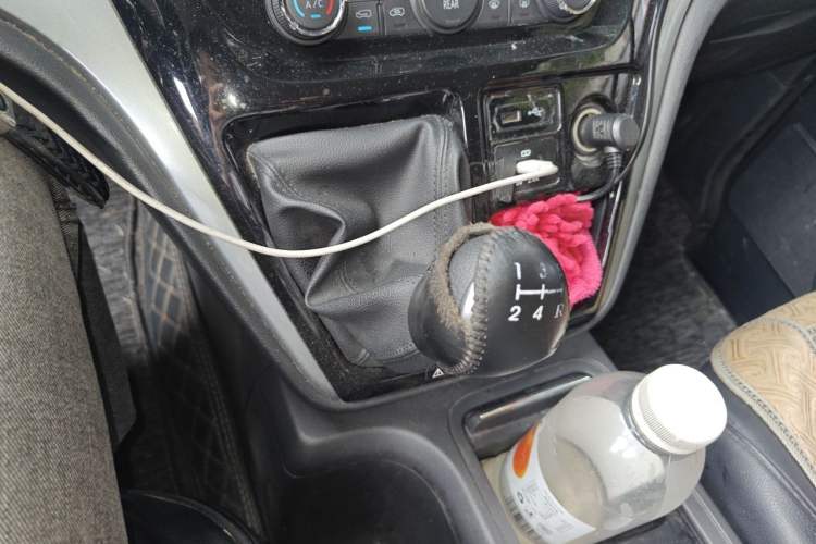 Used JAC Refine M3 2023 PLUS 1.5T 5/7-seat Classic Edition Gear Lever