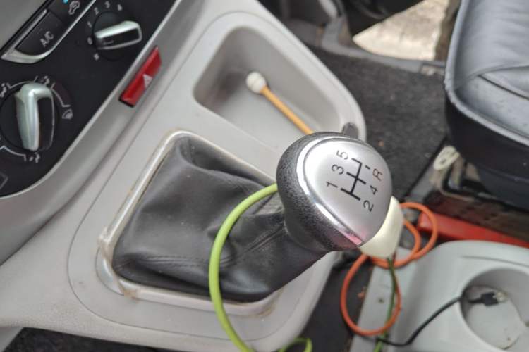 Used JAC Refine M3 2023 PLUS 1.5T 5/7-seat Classic Edition Gear Lever