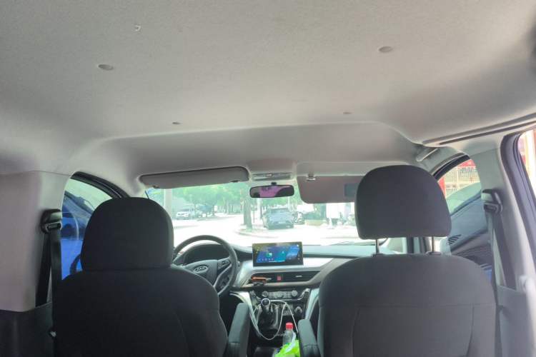 Used JAC Refine M3 2023 PLUS 1.5T 7/8-seater Smart Connectivity Version Headliner