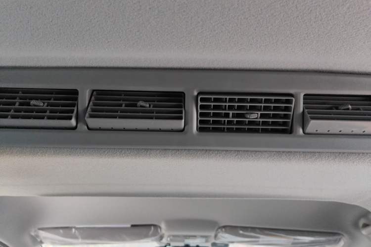 Used JAC Refine M3 2023 PLUS 1.8L 9-Seater Smart Connectivity Version Headliner