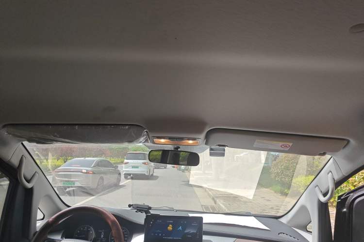 Used JAC Refine M3 2023 1.5T 7/8-Seater Smart Connectivity Version Headliner
