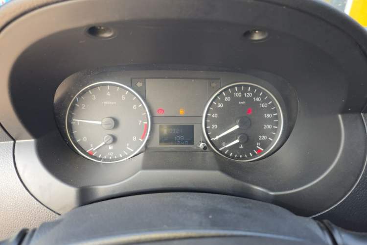 Used JAC Refine M3 2023 PLUS 1.8L 7/8-Seater Comfort Edition Instrument Cluster