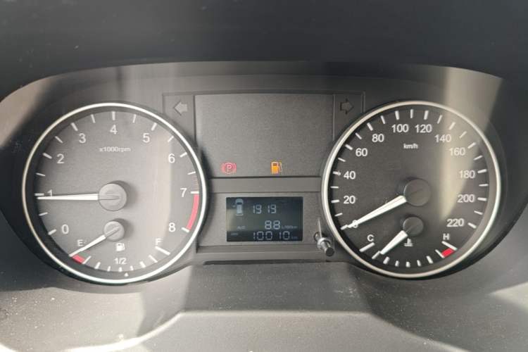 Used JAC Refine M3 2023 PLUS 1.8L 7/8-Seater Comfort Edition Instrument Cluster