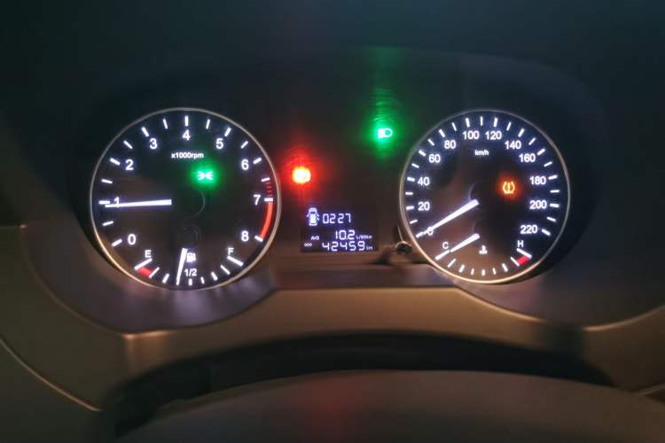 Used JAC Refine M3 2023 PLUS 1.5T 7/8-seat Comfort Edition Instrument Cluster
