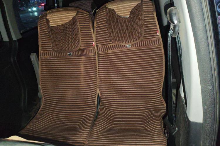 Used JAC Refine M3 2023 PLUS 1.8L 9-Seater Smart Connectivity Version Interior 4