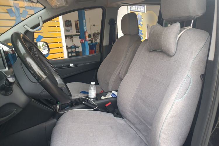 Used JAC Refine M3 2023 PLUS 1.5T 9-Seater Smart Connectivity Version Left Front Seat