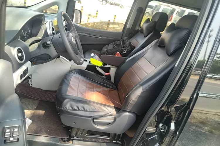 Used JAC Refine M3 2023 PLUS 1.5T 5/7-seat Classic Edition Left Front Seat