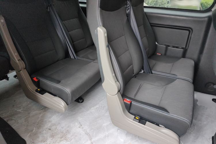 Used JAC Refine M3 2023 PLUS 1.8L 9-Seater Smart Connectivity Version Left Rear Seat