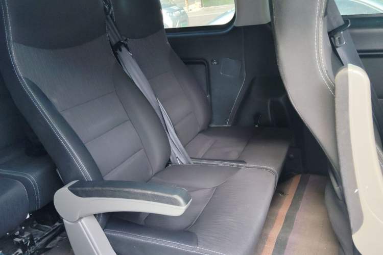Used JAC Refine M3 2023 PLUS 1.8L 9-Seater Smart Connectivity Version Left Rear Seat