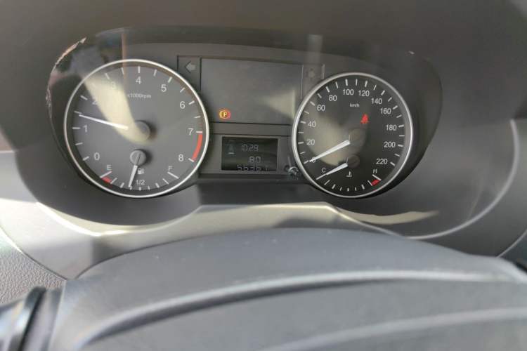 Used JAC Refine M3 2023 PLUS 1.5T 5/7-seat Classic Edition Odometer Close Up