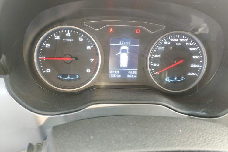 Used JAC Refine M3  Odometer Close Up