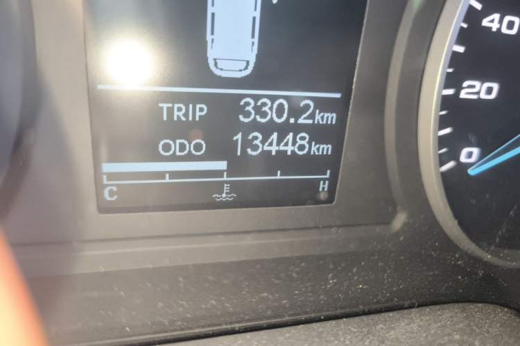 Used JAC Refine M3 2023 PLUS 1.5T 7/8-seater Smart Connectivity Version Odometer Close Up