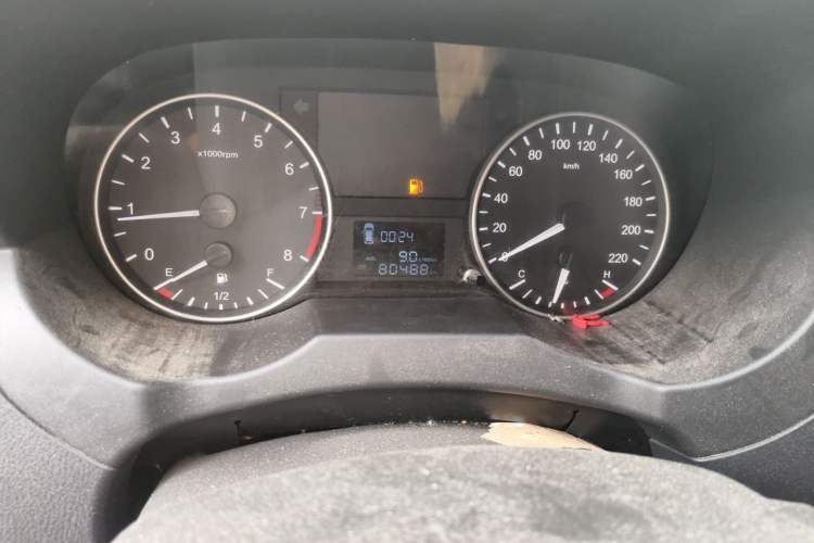 Used JAC Refine M3 2023 PLUS 1.5T 5/7-seat Classic Edition Odometer Close Up