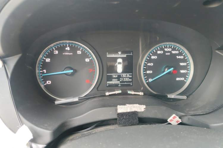 Used JAC Refine M3 2023 PLUS 1.8L 7/8-seater Smart Connectivity Version Odometer Close Up