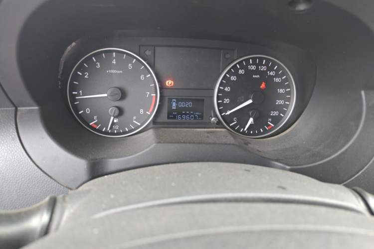 Used JAC Refine M3 2023 PLUS 1.5T 5/7-seat Classic Edition Odometer Close Up