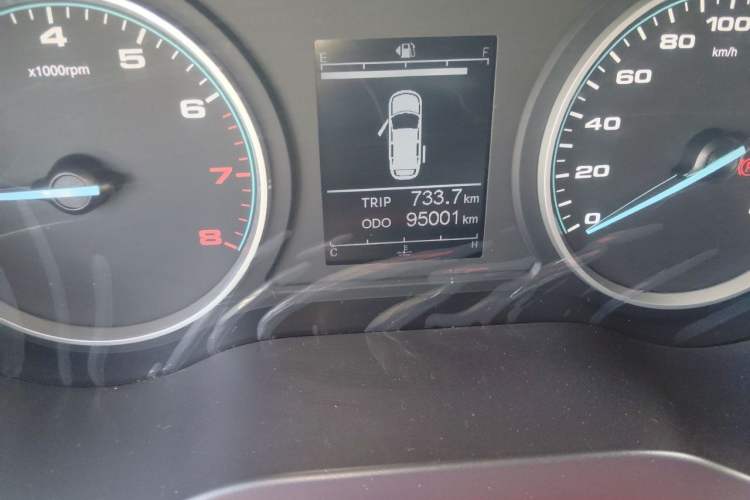 Used JAC Refine M3 2023 PLUS 1.8L 9-Seater Smart Connectivity Version Odometer Close Up