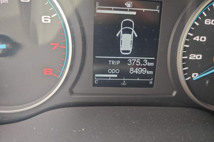 Used JAC Refine M3 2023 1.5T 7/8-Seater Smart Connectivity Version Odometer Close Up