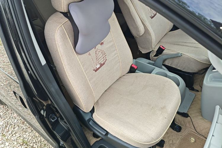 Used JAC Refine M3 2023 PLUS 1.8L 7/8-Seater Comfort Edition Right Front Seat