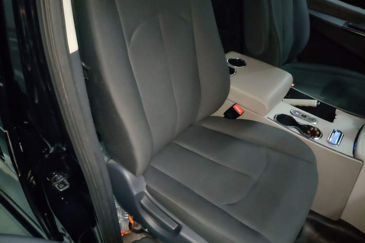 Used JAC Refine M3 2023 PLUS 1.5T 5/7-seat Classic Edition Right Front Seat
