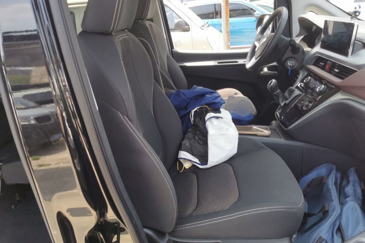 Used JAC Refine M3 2023 PLUS 1.5T 7/8-seater Smart Connectivity Version Right Front Seat