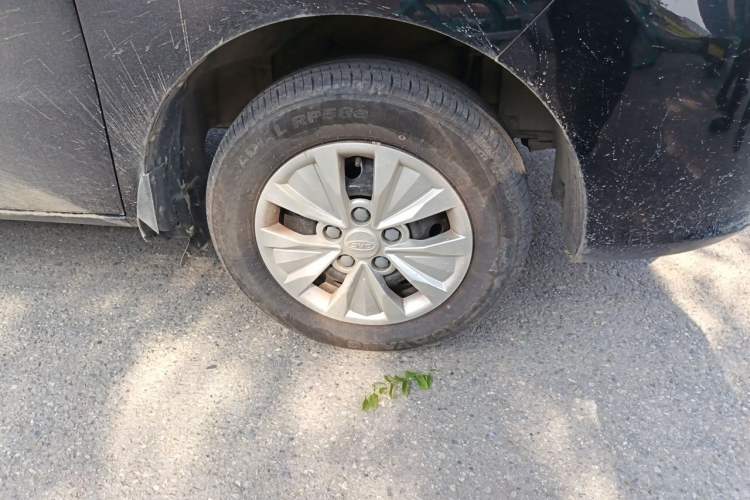 Used JAC Refine M3 2023 1.8L 7/8-Seater Smart Connectivity Version Right Front Wheel Hub