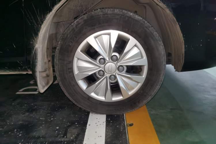 Used JAC Refine M3 2023 PLUS 1.5T 7/8-seat Comfort Edition Right Front Wheel Hub