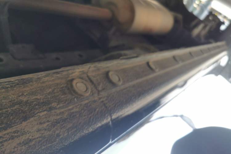 Used JAC Refine M3 2023 PLUS 1.5T 7/8-seater Smart Connectivity Version Right Side Sill