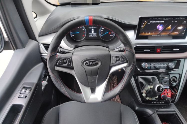 Used JAC Refine M3 2023 PLUS 1.8L 9-Seater Smart Connectivity Version Steering Wheel