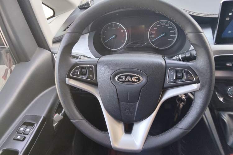 Used JAC Refine M3 2023 PLUS 1.8L 9-Seater Smart Connectivity Version Steering Wheel