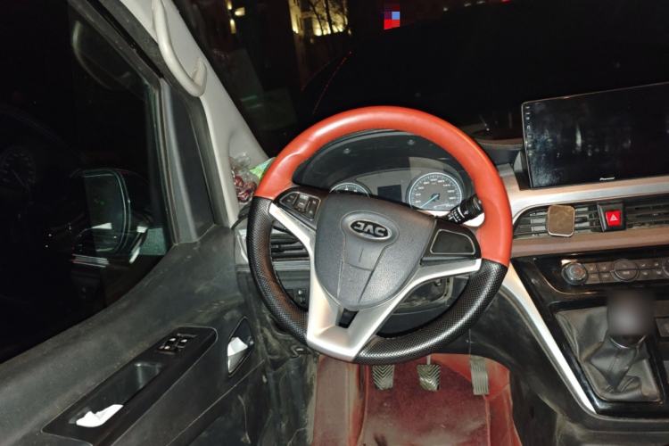 Used JAC Refine M3 2023 PLUS 1.8L 7/8-Seater Comfort Edition CNG Steering Wheel