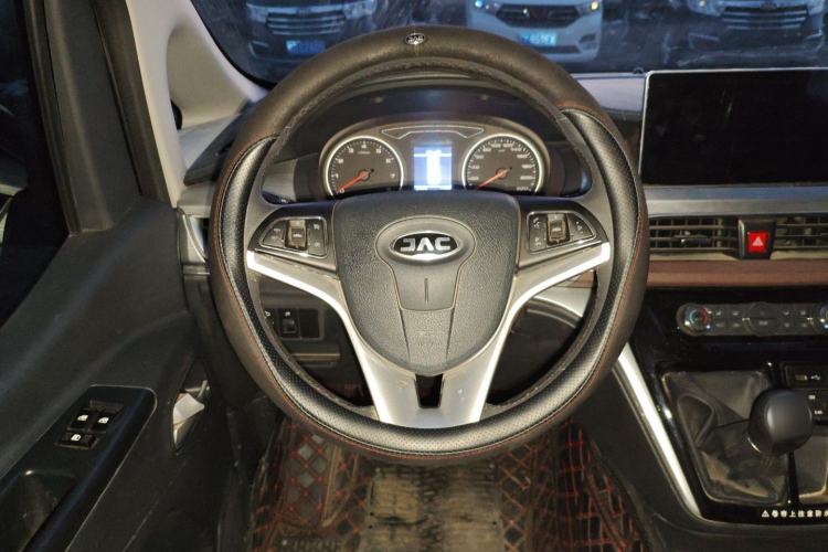 Used JAC Refine M3 2023 PLUS 1.8L 9-Seater Smart Connectivity Version Steering Wheel