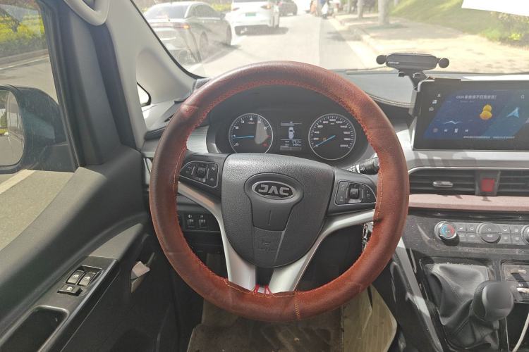 Used JAC Refine M3 2023 1.5T 7/8-Seater Smart Connectivity Version Steering Wheel