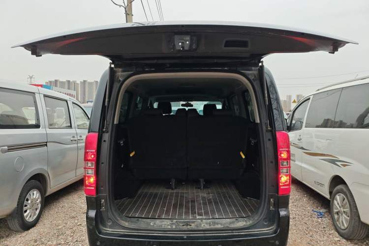 Used JAC Refine M3 2023 PLUS 1.8L 7/8-seater Elite Edition Trunk