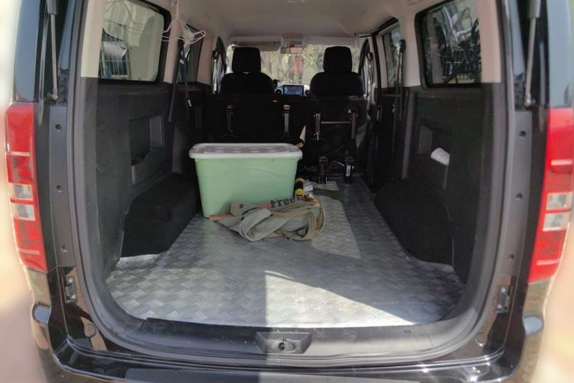 Used JAC Refine M3 2023 PLUS 1.5T 5/7-seat Classic Edition Trunk