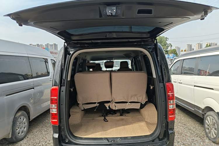 Used JAC Refine M3 2023 PLUS 1.8L 7/8-Seater Comfort Edition Trunk