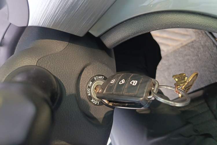Used JAC Refine M3 2023 1.8L 7/8-Seater Smart Connectivity Version Vehicle Key