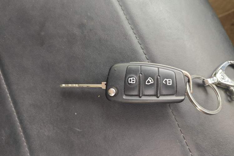 Used JAC Refine M3 2023 1.5T 7/8-Seater Smart Connectivity Version Vehicle Key