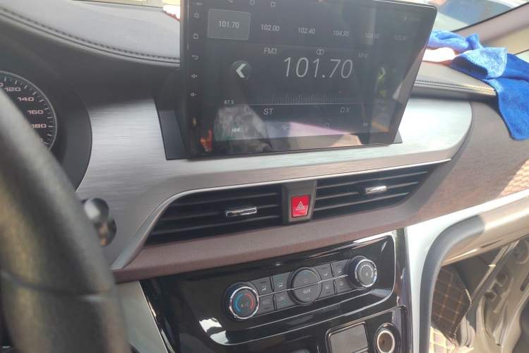 Used JAC Refine M3 2023 1.8L 7/8-Seater Smart Connectivity Version Audio And AC Panel