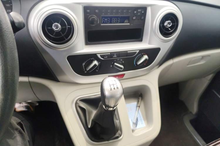 Used JAC Refine M3 2023 PLUS 1.5T 5/7-seat Classic Edition Audio And AC Panel