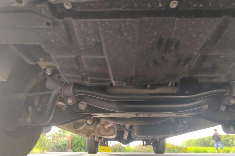 Used JAC Refine M3 2023 PLUS 1.8L 9-Seater Comfort Edition Chassis Front