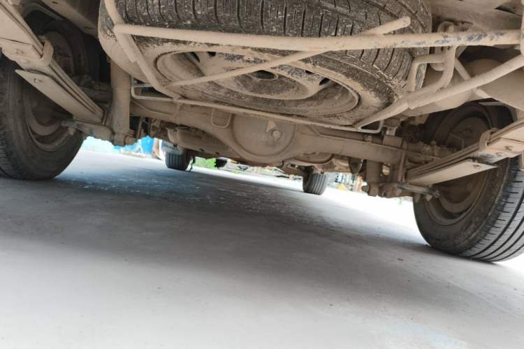 Used JAC Refine M3 2023 PLUS 1.8L 9-Seater Elite Edition Chassis Rear