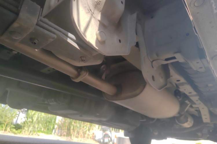 Used JAC Refine M3 2023 PLUS 1.8L 9-Seater Comfort Edition Chassis Rear Right