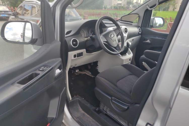 Used JAC Refine M3 2023 PLUS 1.8L 9-Seater Comfort Edition Driver Seat