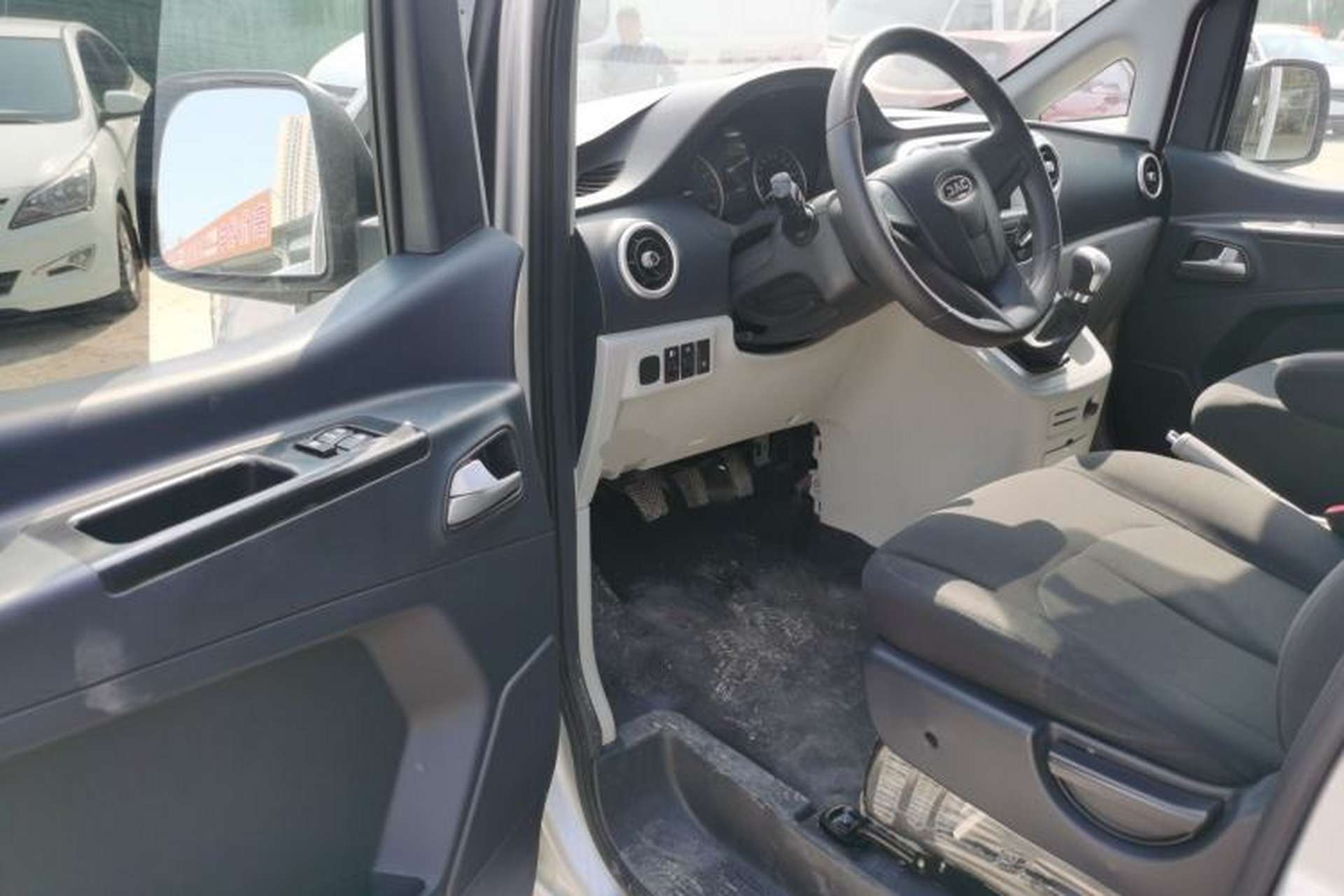 Used JAC Refine M3 2023 PLUS 1.5T 5/7-seat Classic Edition Driver Seat