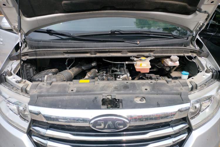Used JAC Refine M3 2023 PLUS 1.5T 9-Seater Smart Connectivity Version Engine Bay