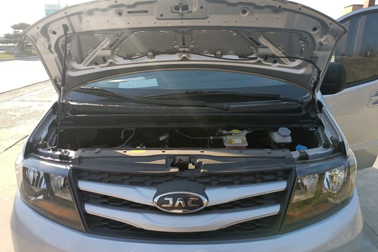 Used JAC Refine M3 2023 PLUS 1.5T 5/7-seat Classic Edition Engine Bay